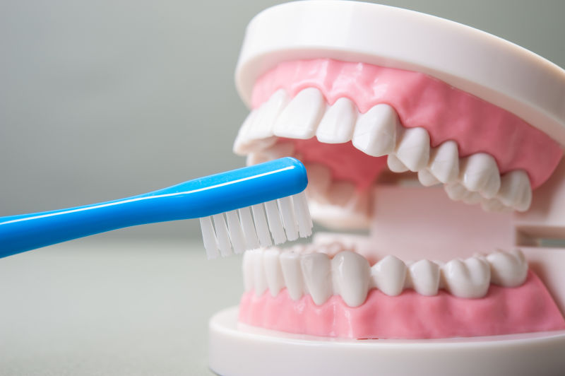 Top 6 Tips to Properly Brush Your Teeth